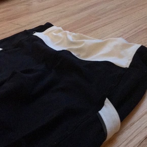 Lulu lemon cropped pants - Picture 3 of 3